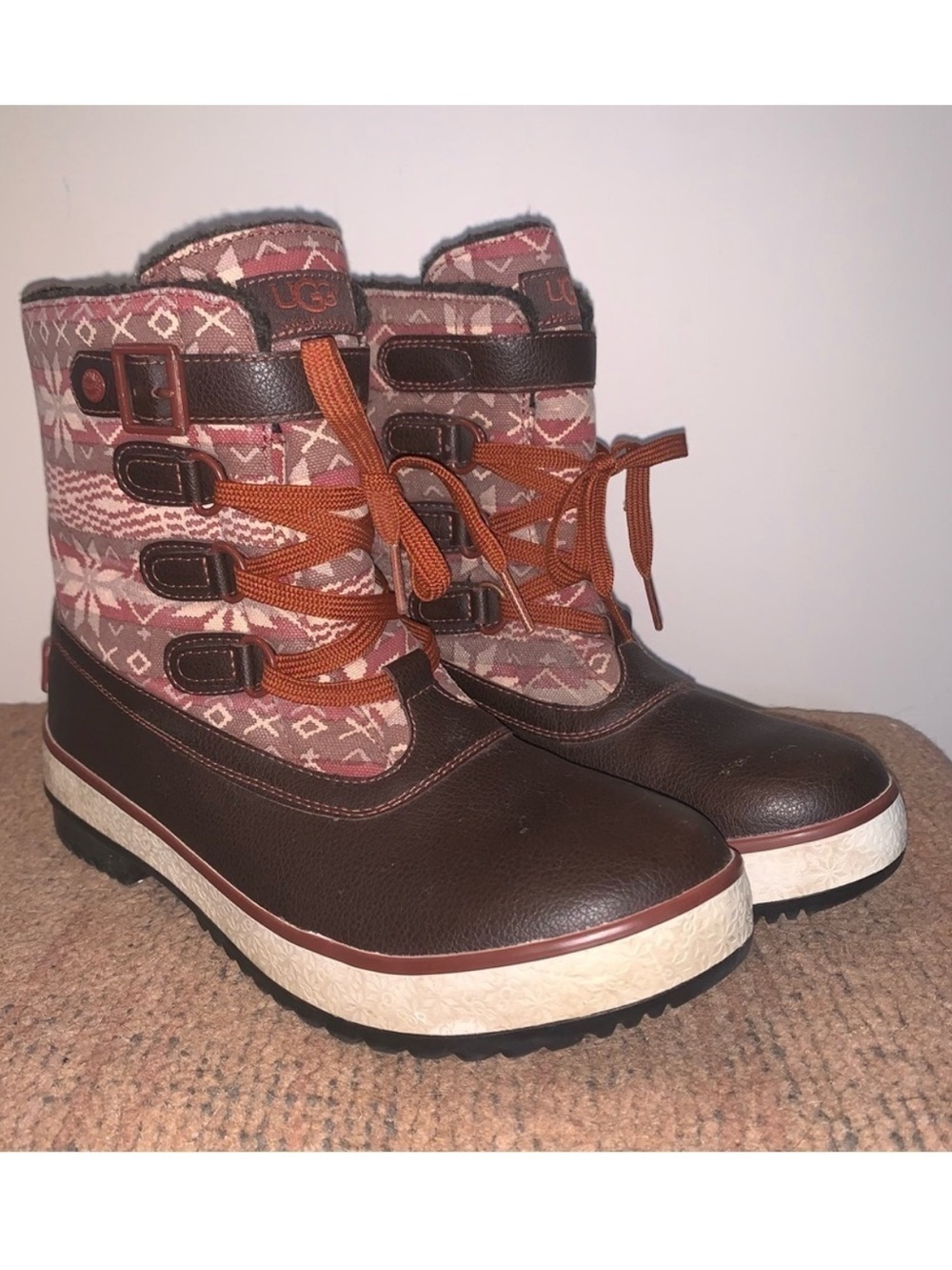 UGG Brown Decatur Nordic Snowflake Winter Boots 9